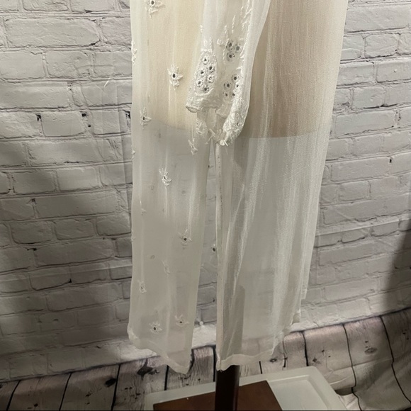 GUL white sheer eyelet cover-up🏖 get away, take away on your Vacay size medium - Picture 6 of 7